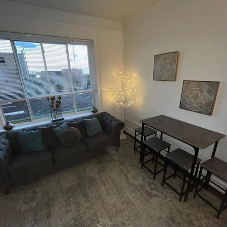 2 Bedroom Stylist Apartment Detroit Esterno foto