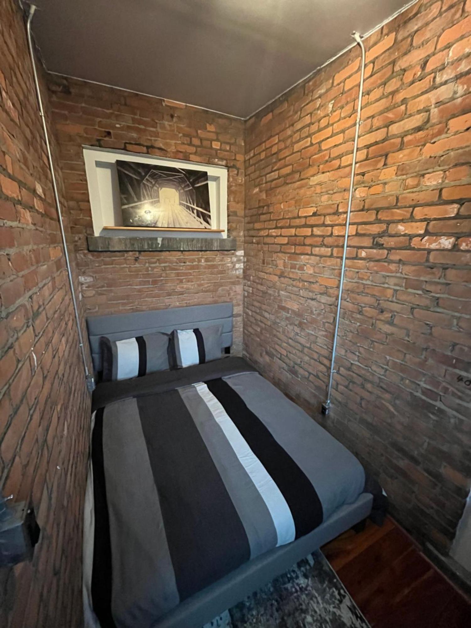 2 Bedroom Stylist Apartment Detroit Esterno foto